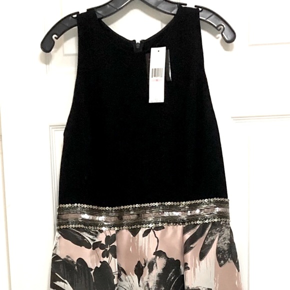 Carmen Marc Valvo Collection- Sleeveless Gown NWT - Picture 2 of 6